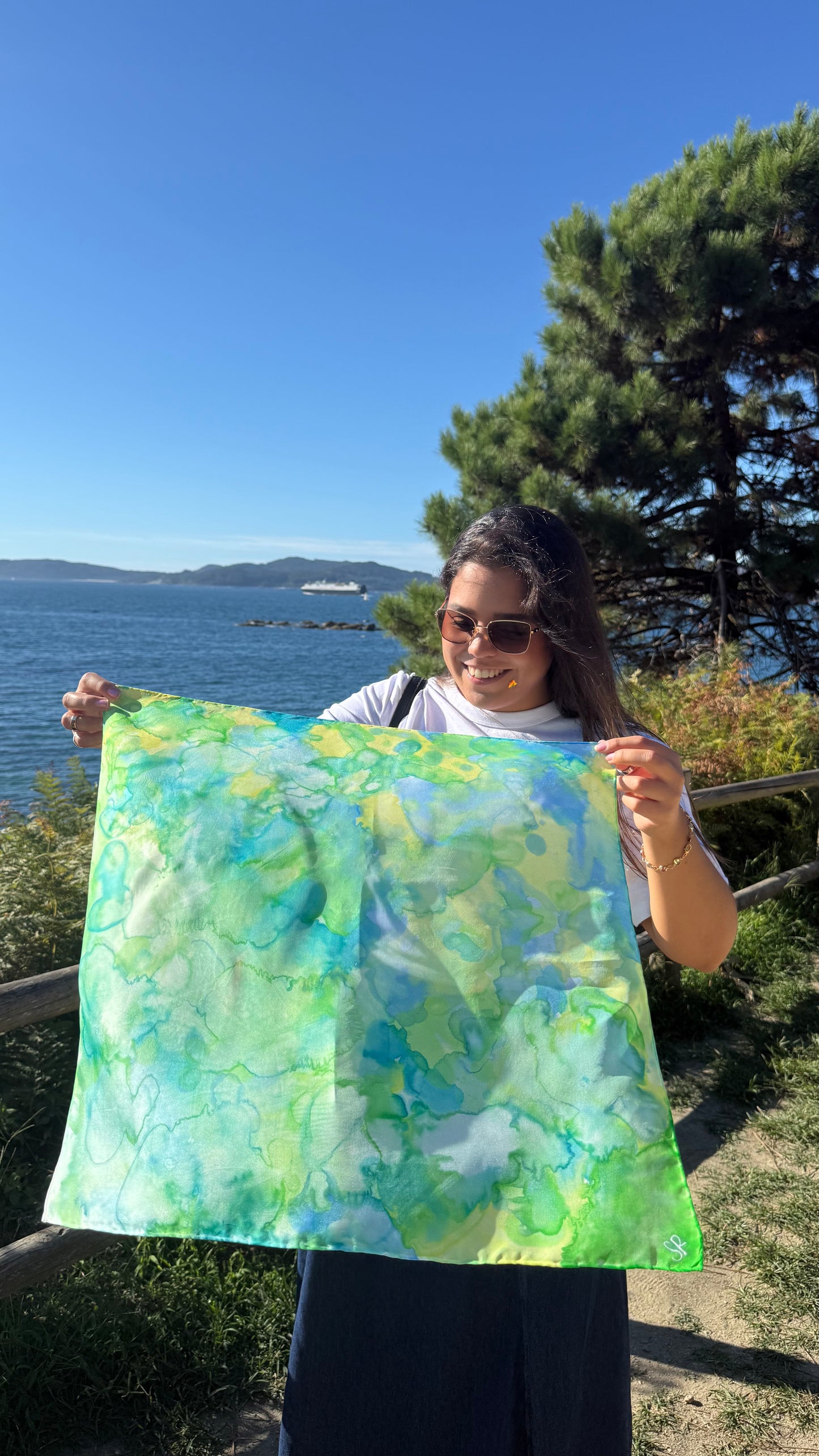 Liquid Garden | Pañuelo de seda pintado a mano